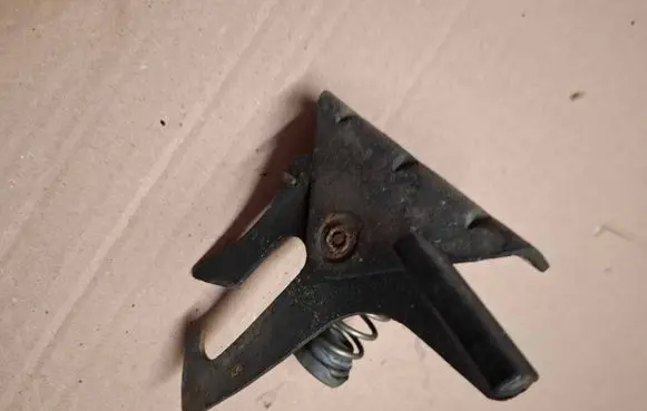 Volvo S80 Engine bonnet (hood) release handle