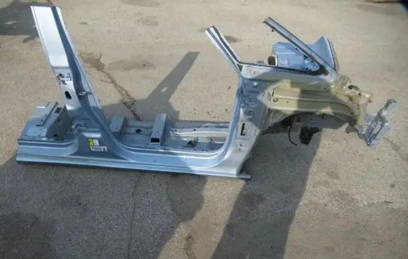 Citroen C4 II Picasso Front quarter panel 