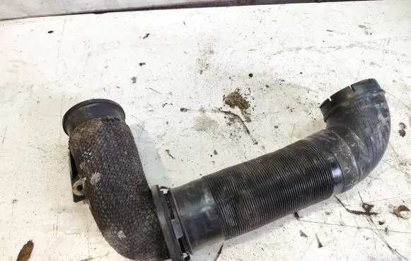 KIA Sorento Air intake duct part 282003E000