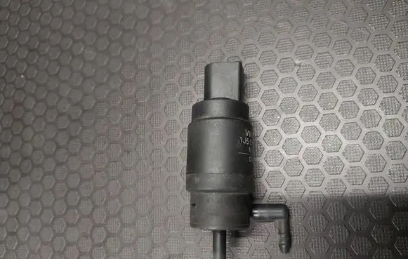 Audi A6 S6 C5 4B Windscreen/windshield washer pump 1J5955651