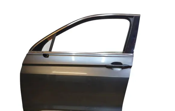 Volkswagen Tiguan Allspace Front door