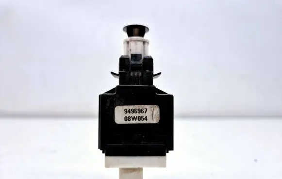 Volvo XC70 Brake pedal sensor switch 9496967 08W054