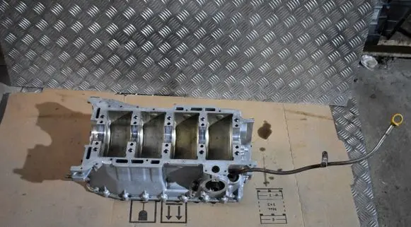Maserati GranCabrio M145 Engine 303718260987