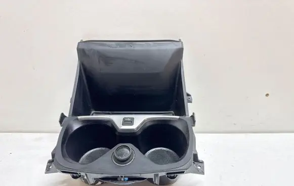 BMW 1 F40 Cup holder front 2081567X
