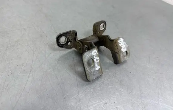 Jeep Grand Cherokee Rear door lower hinge