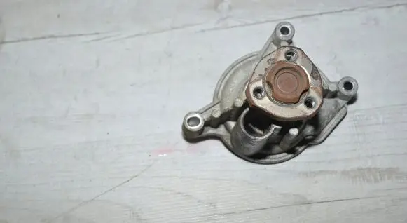 Volkswagen Scirocco Water pump 03C121019J