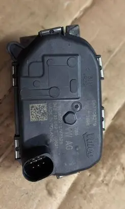Audi A1 Throttle body valve 04E133062T