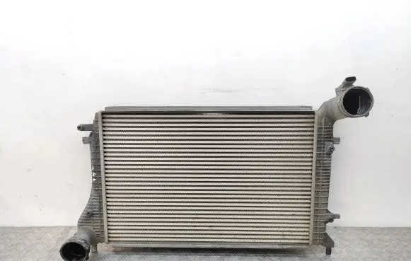 Volkswagen Caddy Intercooler radiator 1K0145803H 0281002399 038906051B