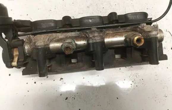 Fuel main line pipe