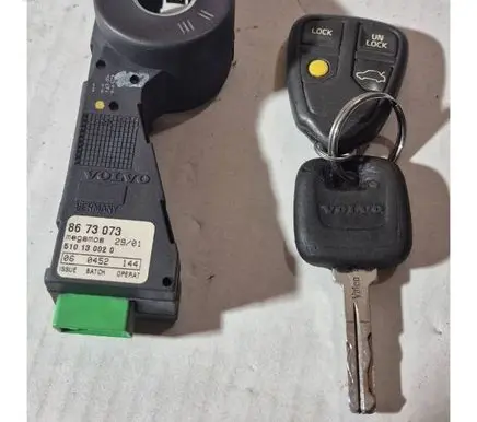 Volvo S60 Ignition lock 8673073