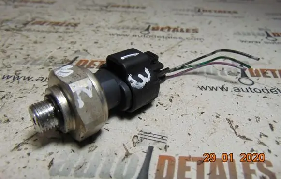 Toyota Avensis T270 Air conditioning (A/C) pressure sensor 4990007880