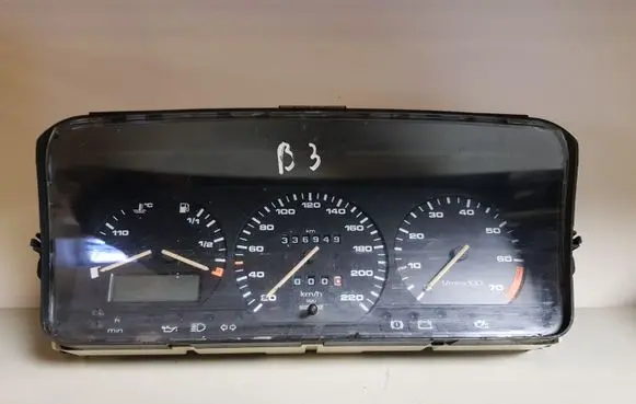 Volkswagen PASSAT B3 Speedometer (instrument cluster) 357919033AE