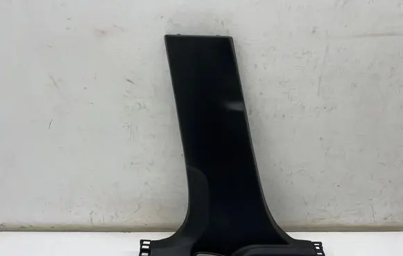 (B) pillar trim (bottom)
