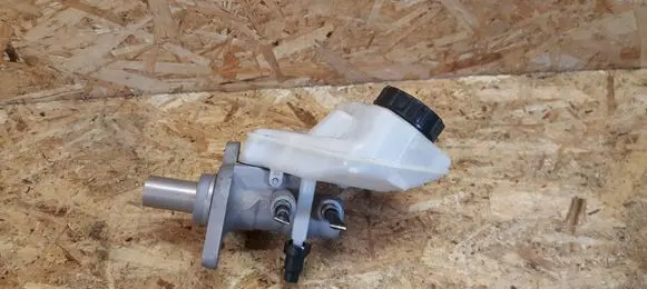 Volvo XC70 Master brake cylinder 03350885571