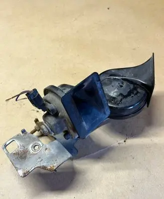 BMW 5 E60 E61 Horn signal 0092015