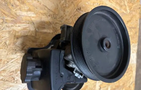 Mercedes-Benz SLK R171 Power steering pump A0034664101 7691332130