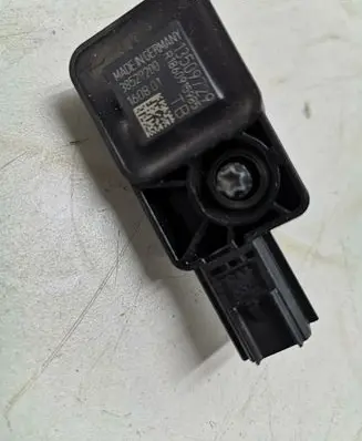 Chevrolet Camaro Airbag deployment crash/impact sensor 38529200 13509729 R1860915985