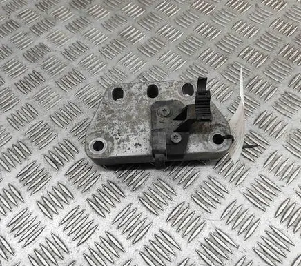 Volkswagen Golf VII Engine mounting bracket 5QE199588B