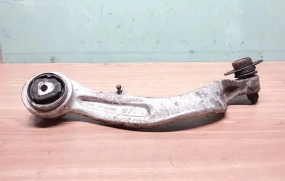 BMW 5 E60 E61 Front lower control arm/wishbone 6770686R