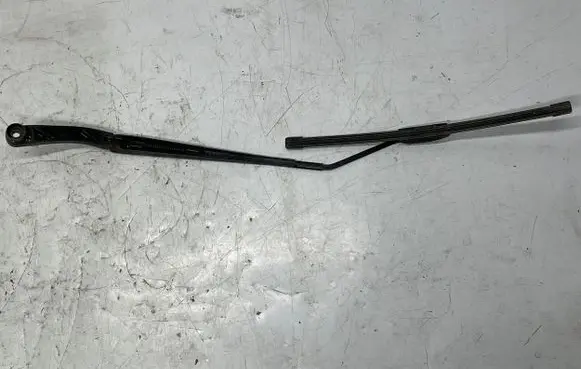 Opel Insignia A Windshield/front glass wiper blade 13227399
