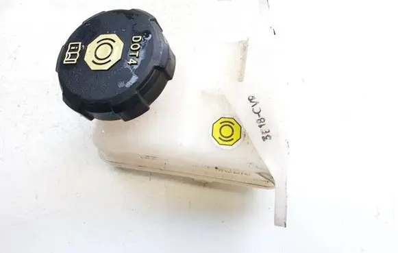 Brake fluid reservoir