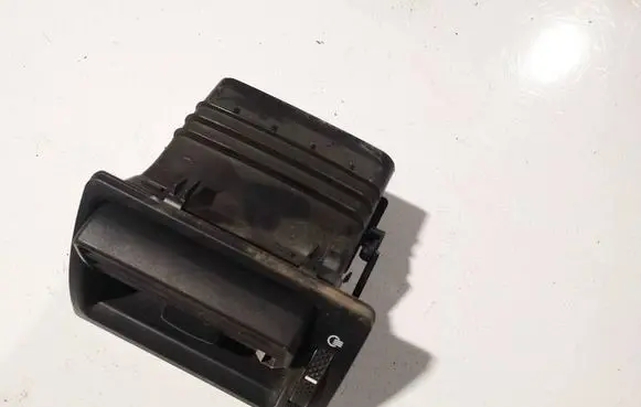 Ford Mondeo Mk III Dash center air vent grill