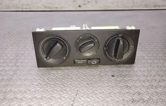 Volkswagen PASSAT B5 Climate control unit 1J0820045G01C