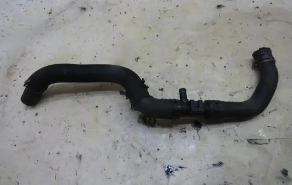 Nissan Qashqai Engine coolant pipe/hose