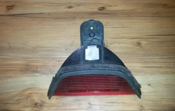 BMW 5 E39 Third/center stoplight 8360568