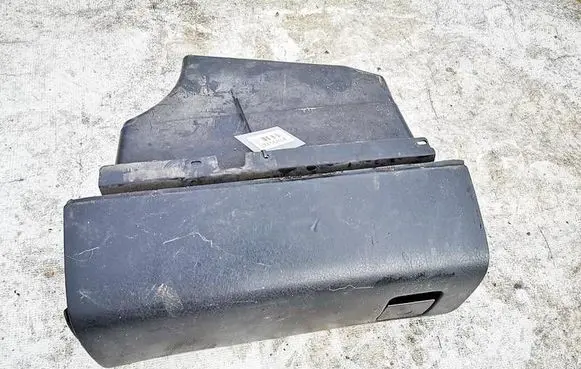 Volkswagen PASSAT B3 Glove box 