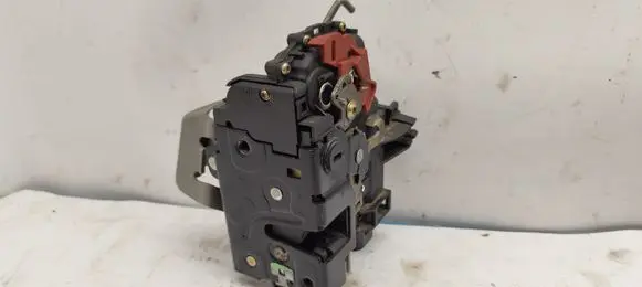 Audi A4 S4 B6 8E 8H Rear door lock 8E0839015C