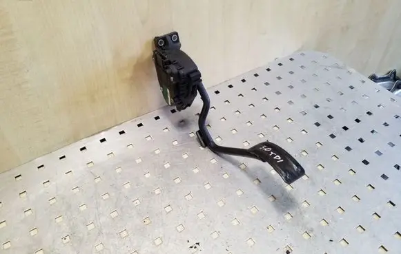 Audi A8 S8 D3 4E Accelerator throttle pedal 4E2723523C