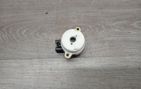 Volvo V70 Ignition lock contact 8645228