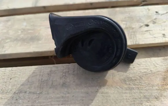Volkswagen Polo V 6R Horn signal 6R0951223B 6033FB2183 6R0951206H