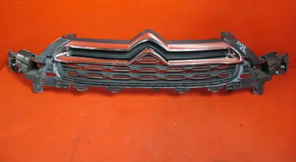 Citroen DS4 Front bumper upper radiator grill 9688185377