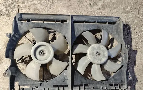 Toyota Avensis T250 Fan set DT4227500310
