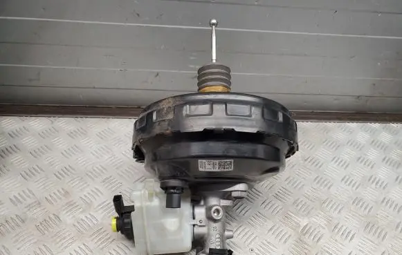 Audi Q7 4L Brake booster 7L8612101R