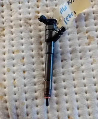 Renault Trafic III (X82) Fuel injector 0445110414