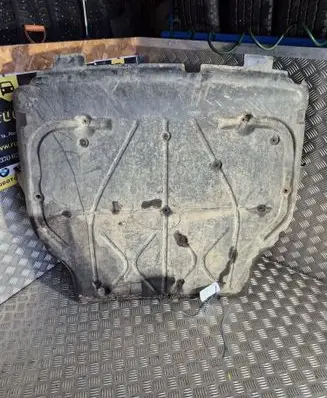Volkswagen Transporter - Caravelle T5 Engine splash shield/under tray