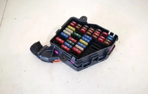 Volkswagen Golf IV Fuse box set 1j19700005 1j1970012bn