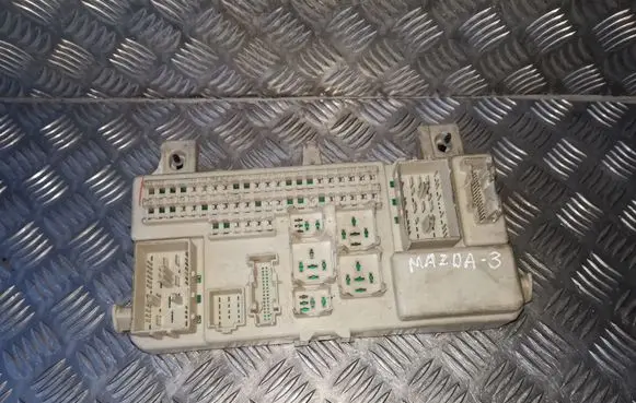 Mazda 3 I Fuse module BS4H66730E