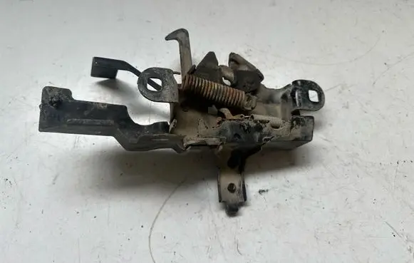 Isuzu D-Max Engine bonnet/hood lock/catch