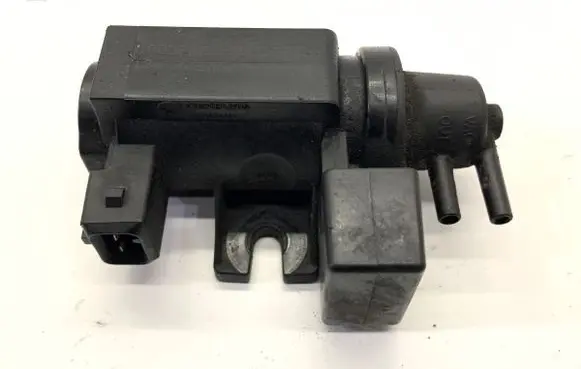 BMW X6 E71 Fuel pressure regulator 7796634