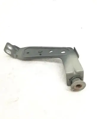 Volvo XC90 Headlight/headlamp mounting bracket