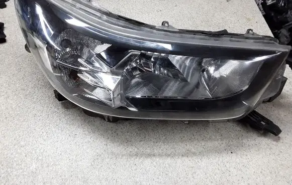 Toyota Hilux (AN120, AN130) Headlight/headlamp