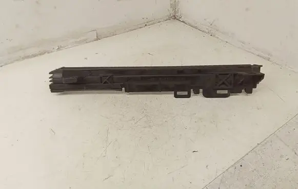 Mercedes-Benz C W204 Radiator mount bracket 0477902913