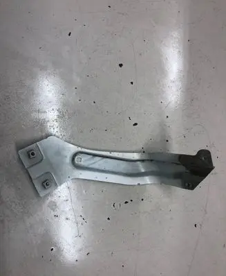 Volkswagen Caddy Fender mounting bracket 1T0821136