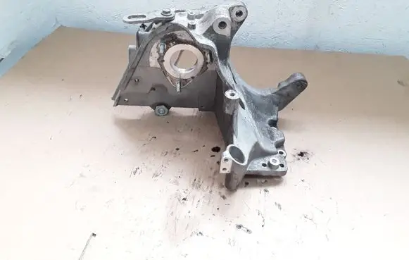 Suzuki SX4 Engine mounting bracket 55195377