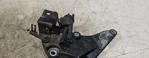 Mercedes-Benz Vito Viano W639 Engine mounting bracket A6510940039