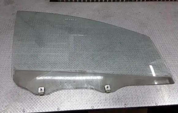 Mitsubishi Grandis Front door window glass four-door